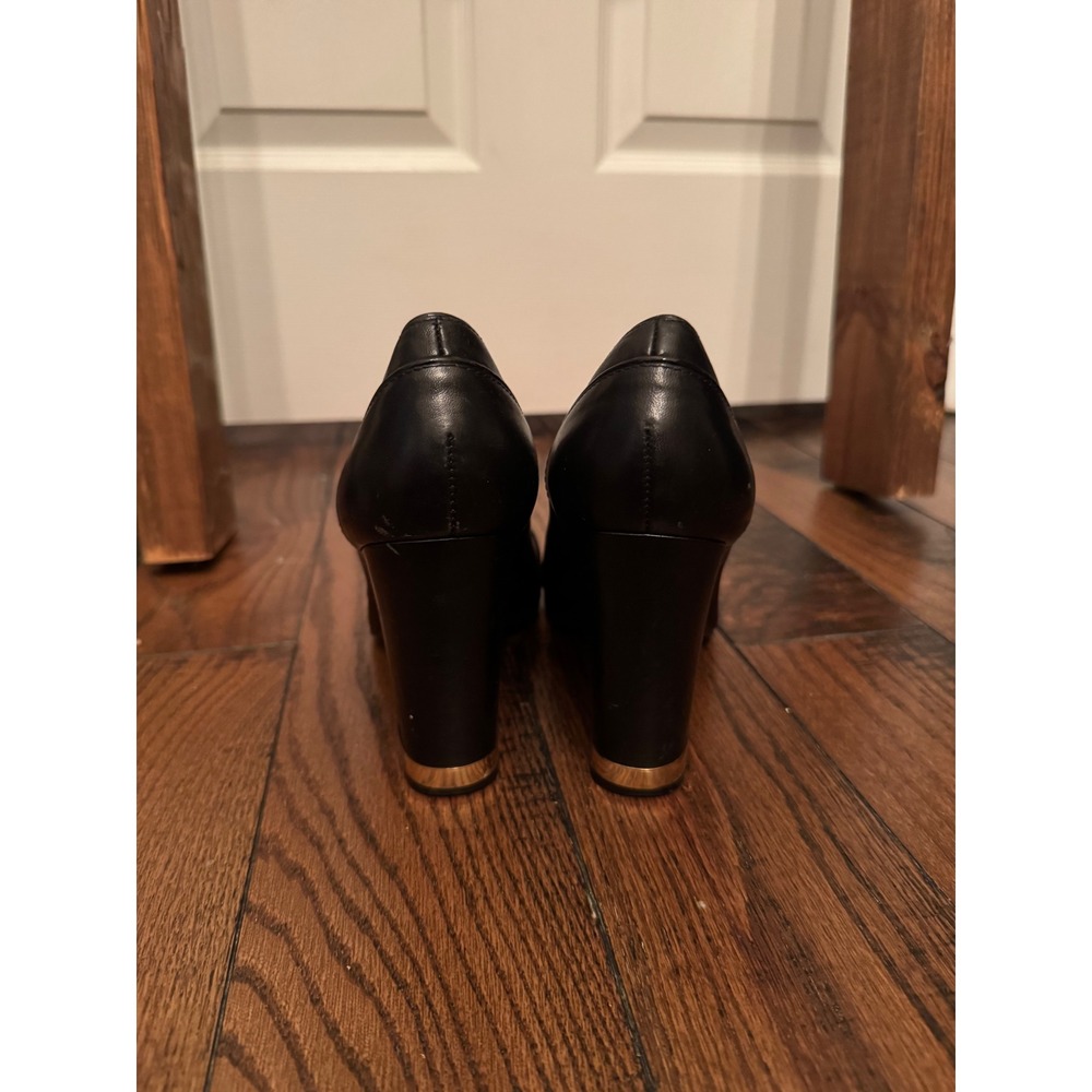Tory Burch Black Leather Block Heel Pumps Gold Logo Round Toe Women's Size 10.5M - Picture 3 of 8